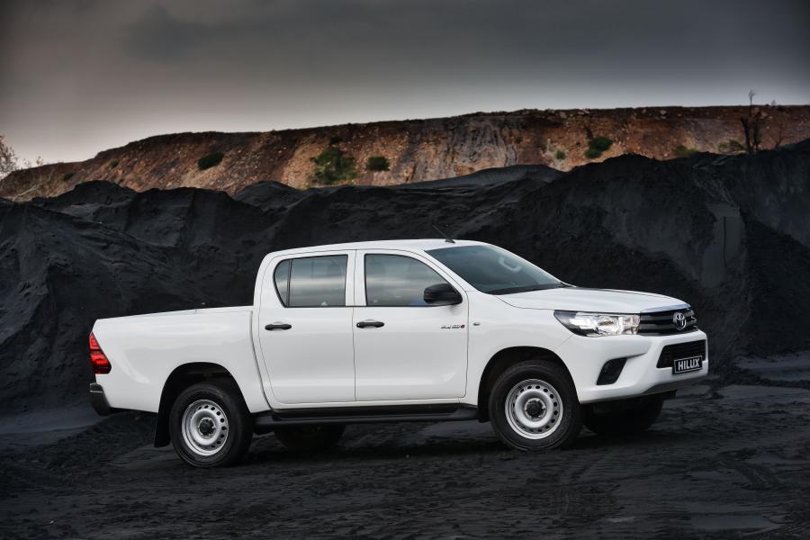  Toyota Hilux 4x4 SRX Double Cab 2016 года  (ZA) (фото 28 из 35)